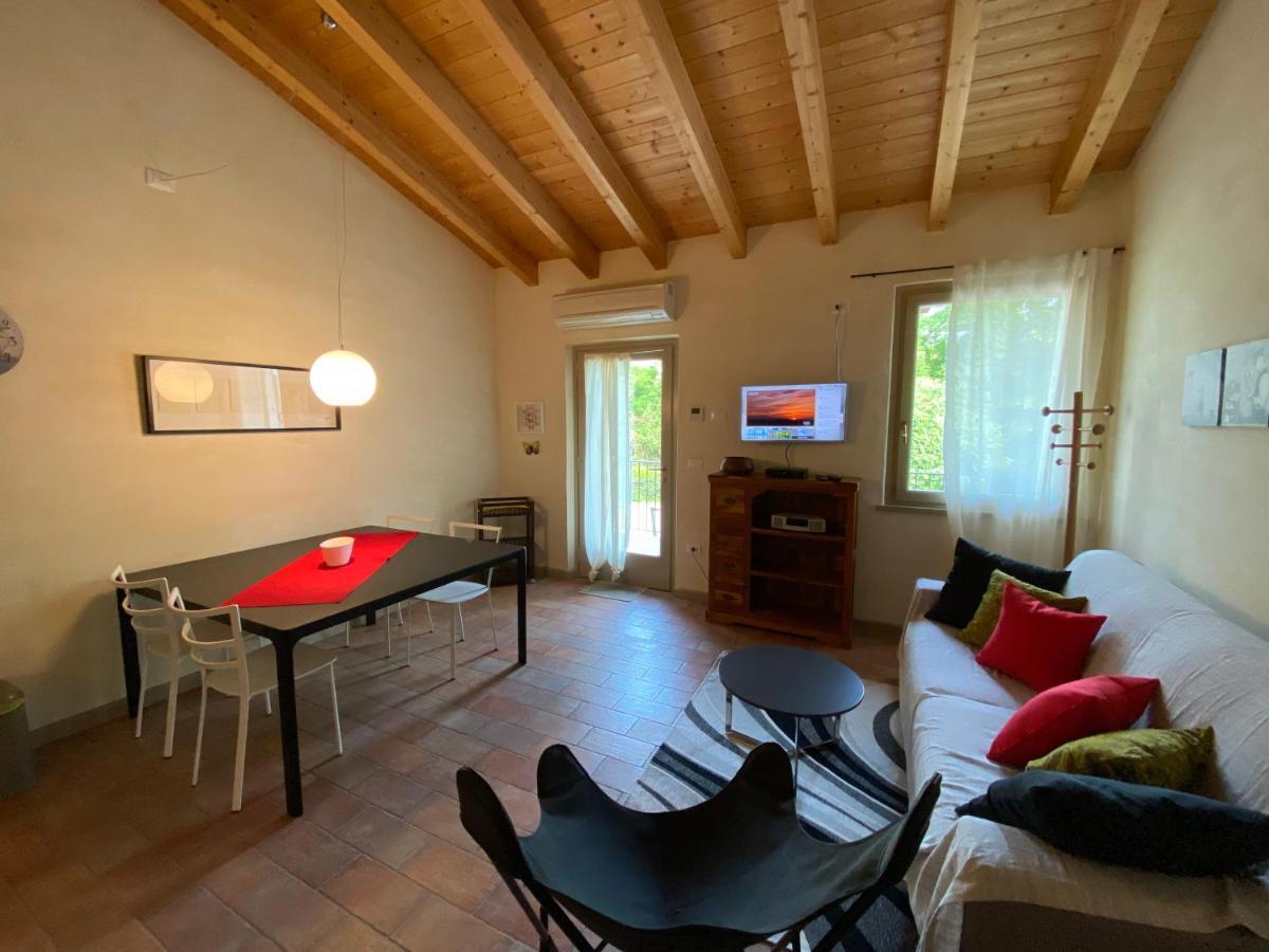 L'Isolo b&b e case vacanza Monzambano Esterno foto