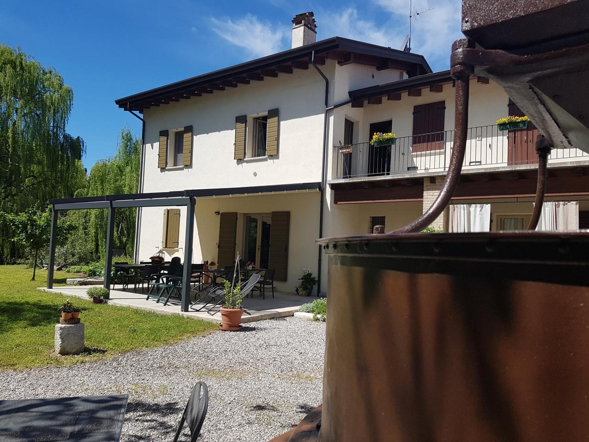 L'Isolo b&b e case vacanza Monzambano Esterno foto