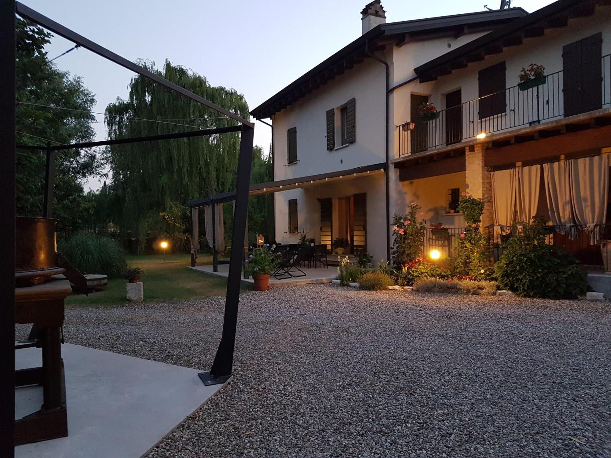 L'Isolo b&b e case vacanza Monzambano Esterno foto