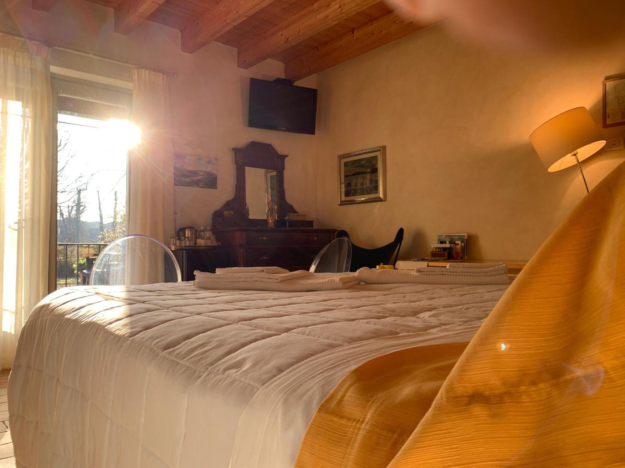 L'Isolo b&b e case vacanza Monzambano Esterno foto